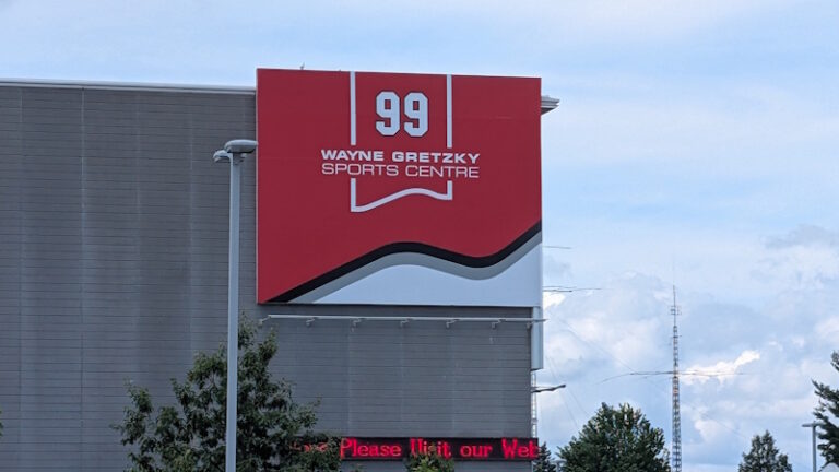 99 Wayne Gretzky Sports Plex